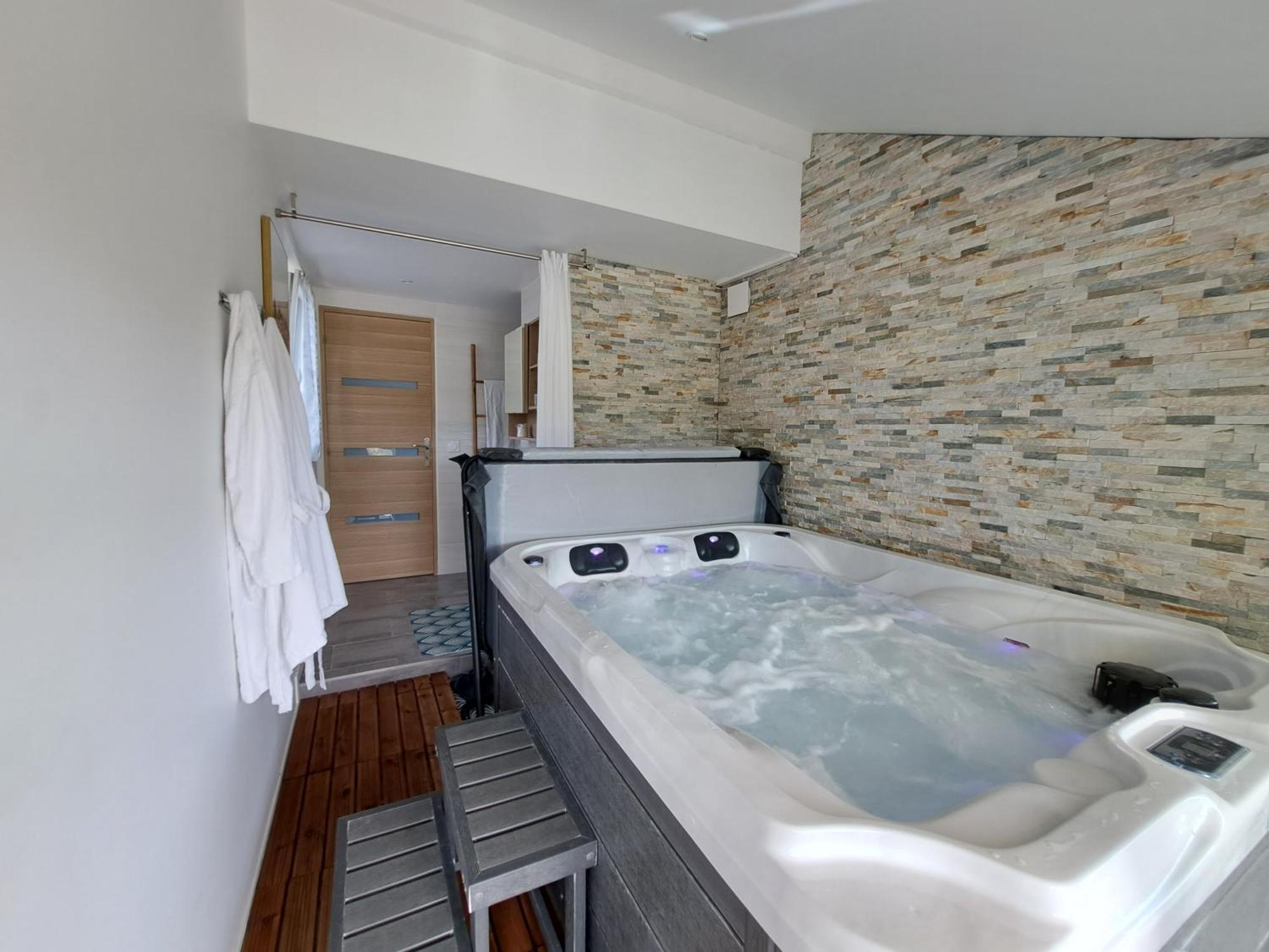 Adorelys Sejour Bien Etre - Spa Et Massage Saint-Cassien  외부 사진